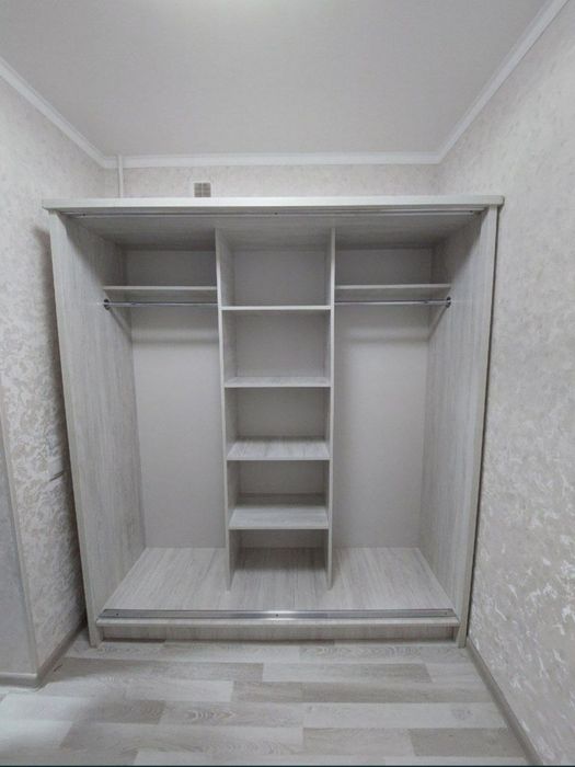 Zamonaviy Kupe Shkaf – Oynali, Elegant Dizayn bilan!