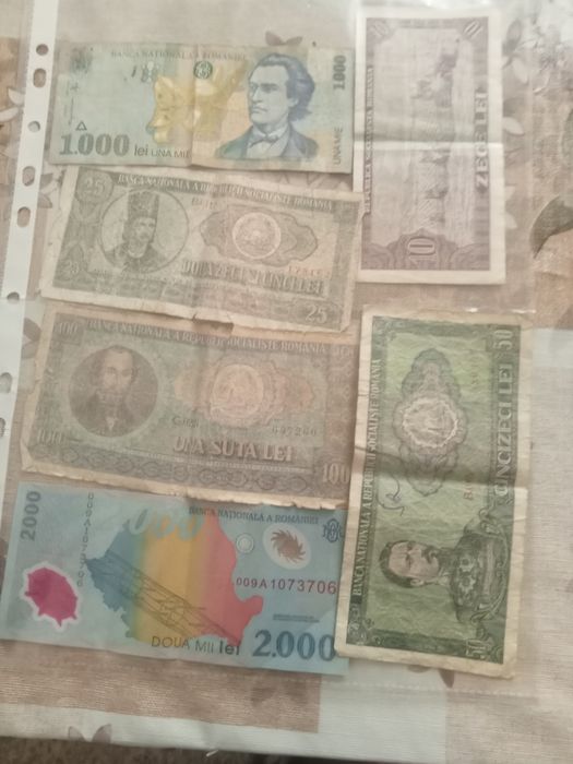 Vînd bacote vechi, pentru colecționari.