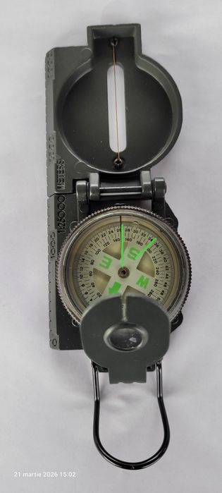 Busolă pentru orientare în expediti