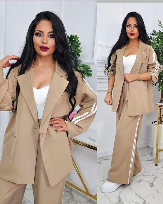 Комплект от сако и панталон