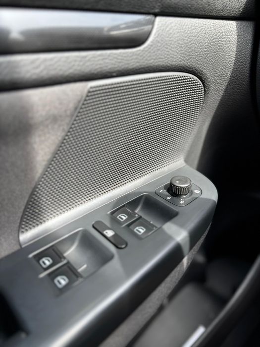 VOLKSWAGEN Golf 2011 — imagine 5