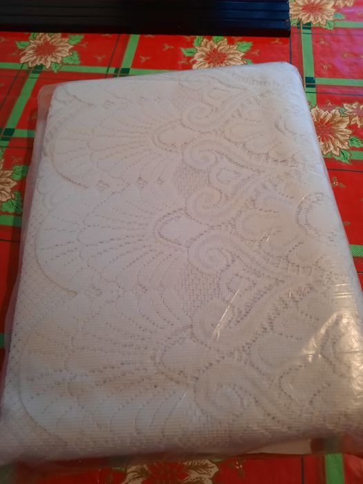 Deosebita fata alba  de masa