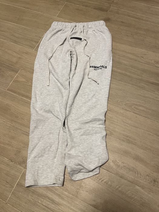 Essentials панталон сив