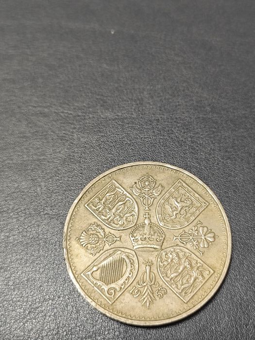 Продавам английски монети