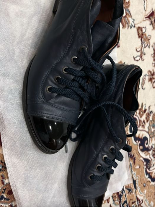 Новый аяқ киімдер сатылады