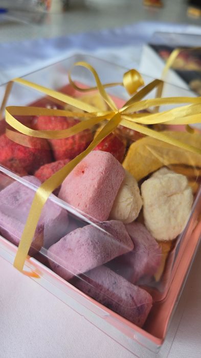 Сублимированные фрукты и мороженое