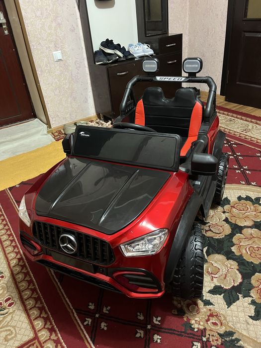 Qizil mercedez-benz avtomaboli bolalar o’yinchoq mashinasi