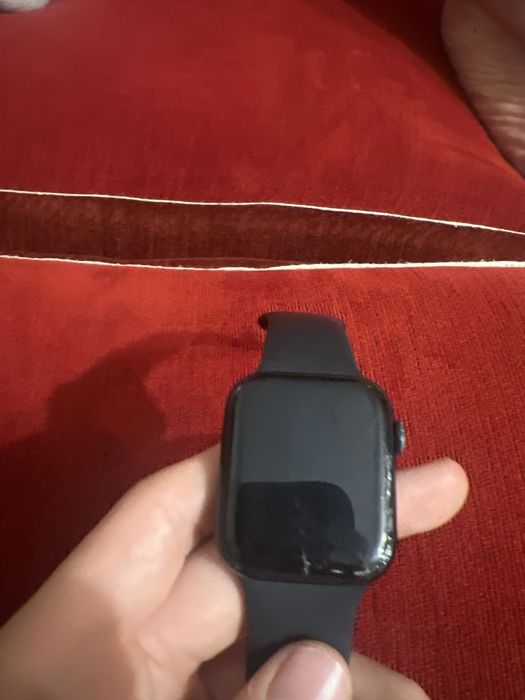 Apple watch SE работает
