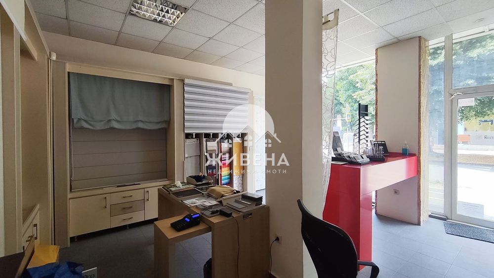 Магазин под наем, Център, площ 44 кв.м