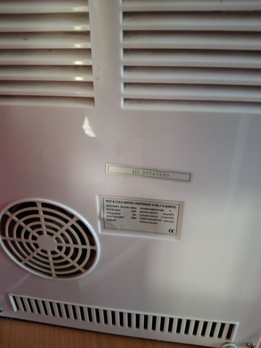 Диспенсер кулер для воды