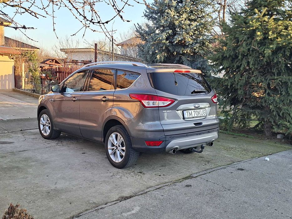 Vând sau schimb Ford Kuga