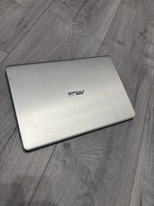 Laptop Asus Vivobook 15