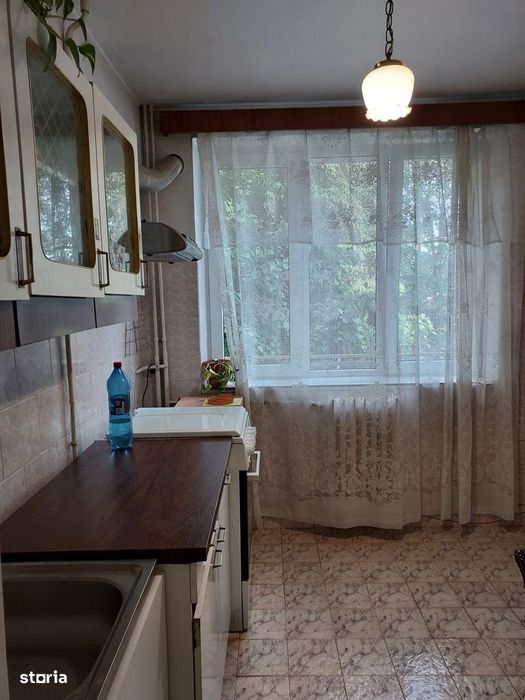 Centru - apartament cu 2 camere, etaj 2, boxa