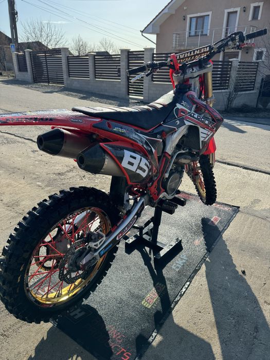 Honda crf 250R.