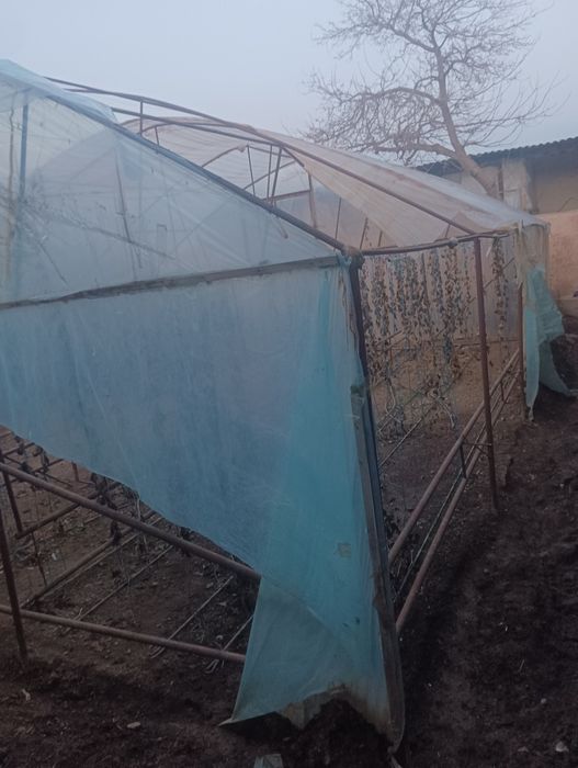 Parnik sotiladi tayyor atablenalar utqarilgan