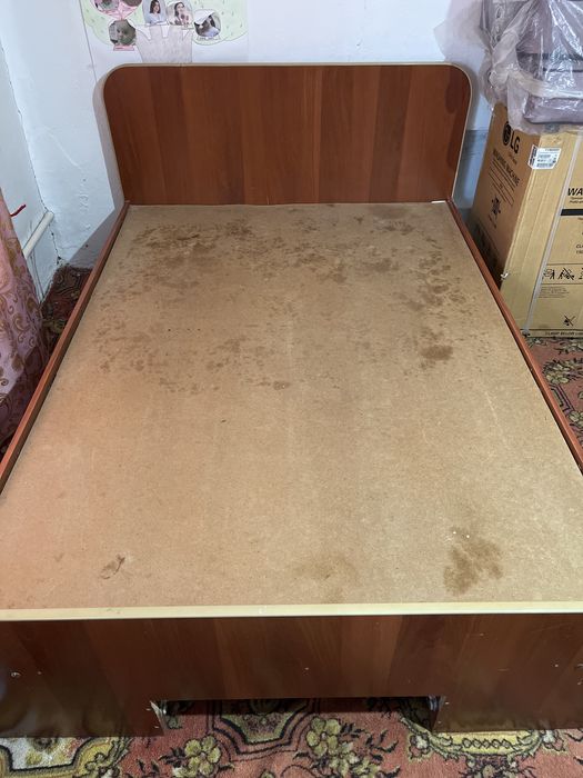 Двух спальная кровать