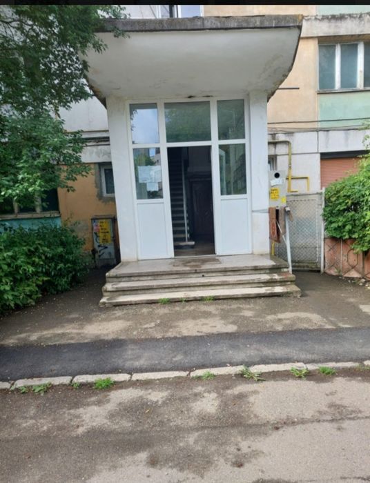 Apartament de vânzare, zona centrală, Str Violetelor, Bacău,  42 000 euro