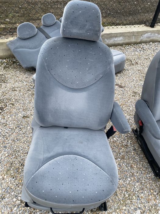 Седалки за ситроен ц3 2004 година