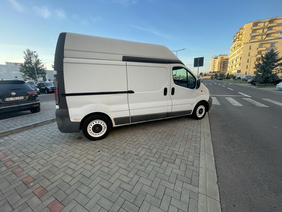 Opel vivaro 1,9 diesel  model suprainaltat si lung