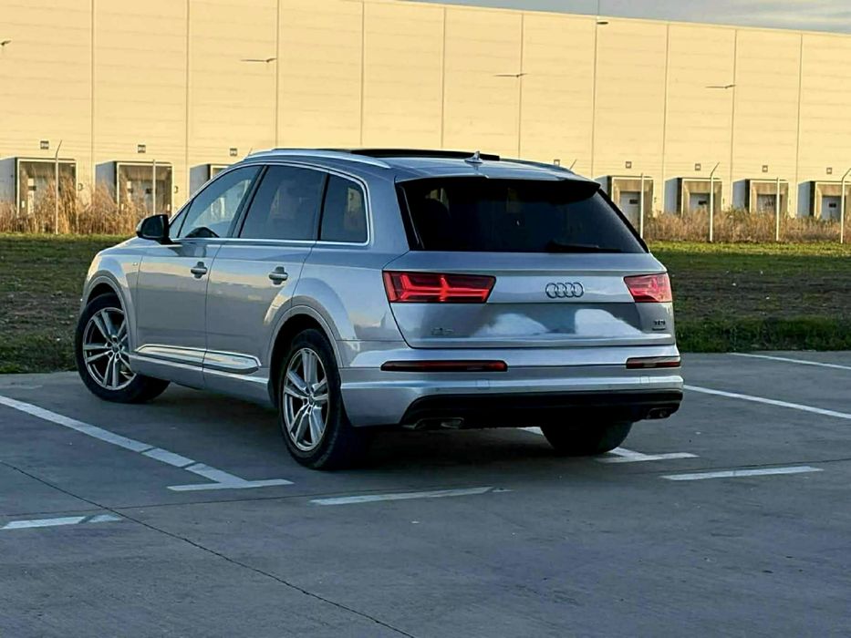 Audi Q7 3.0Tdi pachet S-line