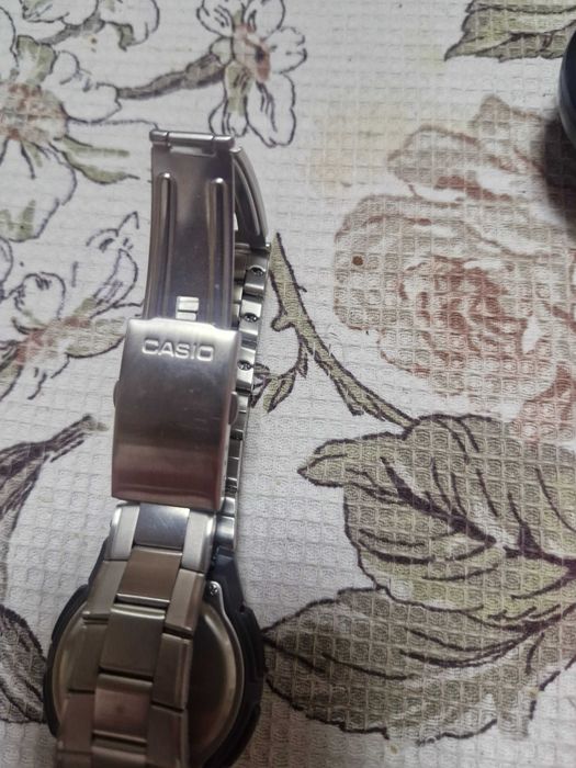 Продава се часовник Casio AW-80