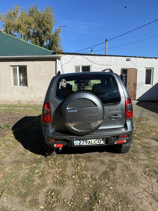 Продам нива шевроле 2011 года .