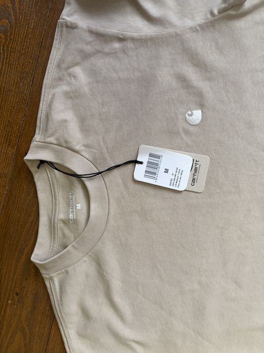 Суичъри и блузи на Carhartt.