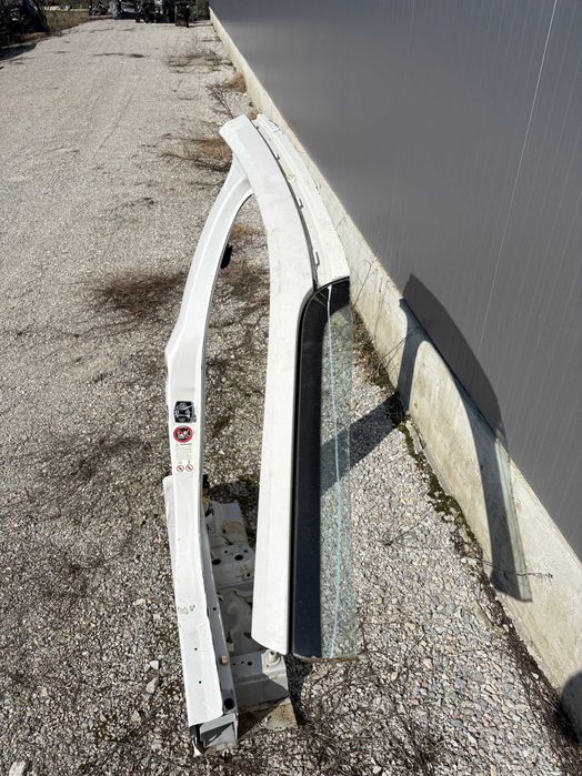 Дясна колонка БМВ Ф20 BMW F20 Дясна Б колона БМВ Ф20 Десен праг