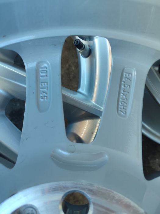 16" оригинални алуминиеви джанти за Toyota Corolla/Auris/Avencis.