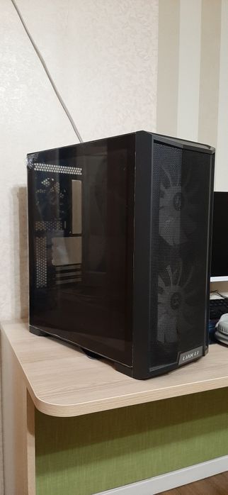 Корпус Lian Li Lancool 216