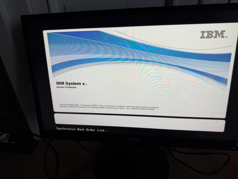 Server IBM Lenovo x3250 M5, Xeon E3-1271 v3, 16GB, 2 surse, 4 x HDD 300GB