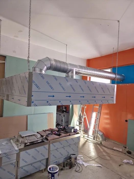 Mese de inox / mobilier inox / hote de inox