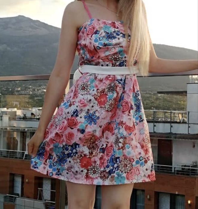 Рокля с флорален мотив