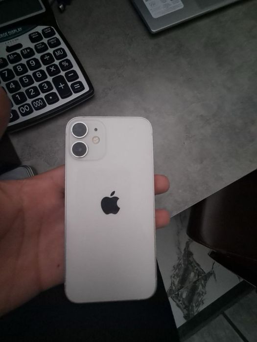 Iphone 12 mini .