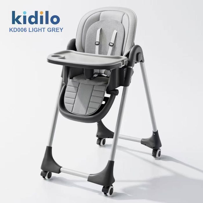 Детский стульчик для кормления компактно складывается