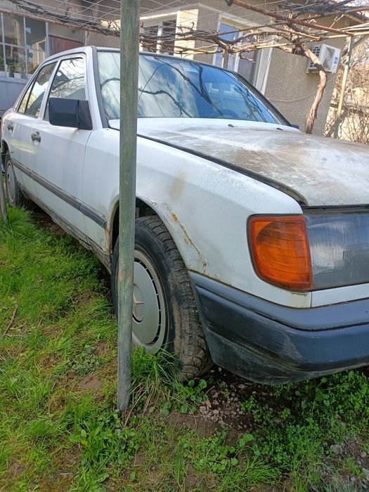 На части Мерцедес 124 200 D