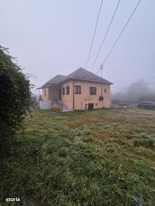 Casă finisată modern, teren 2800 mp – Sânmihaiu Almașului