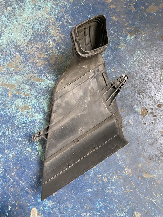 Priza aer trager carcasa filtru aer audi a4 b8 audi a5 2.0tdi