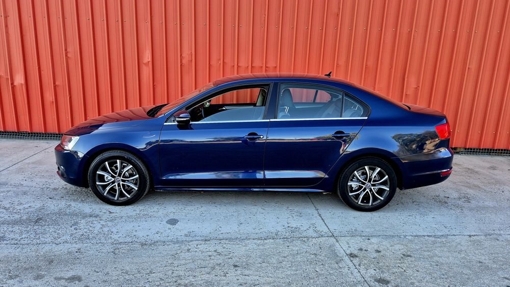 VOLKSWAGEN Jetta 2012 — imagine 4