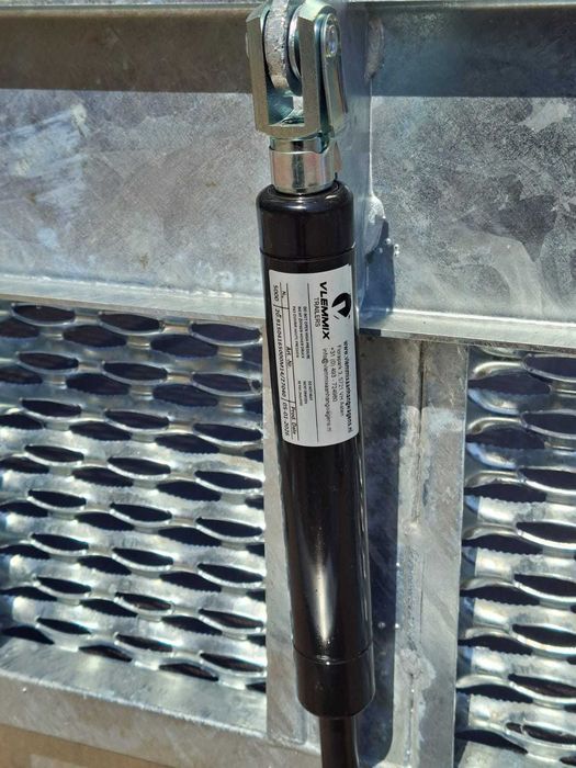 НОВО ремарке за строителна техника Vlemmix MT480 3500kg (3x1800kg)