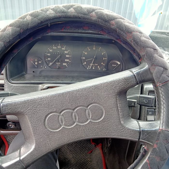 продам машину ауди 100