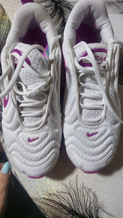 Vând Nike Air Max 720