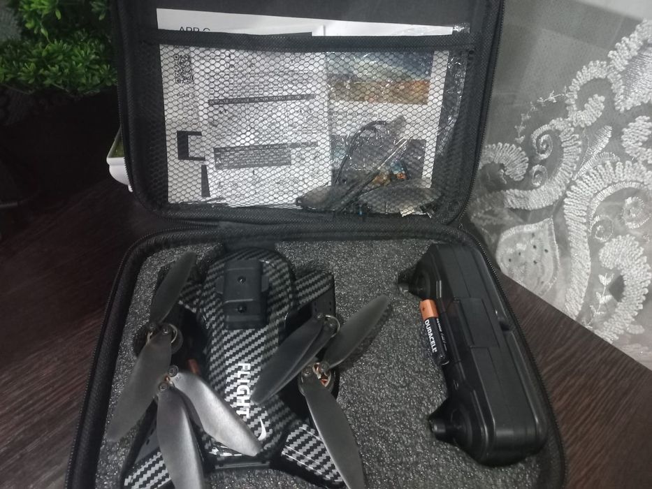 Квадрокоптер почти новый