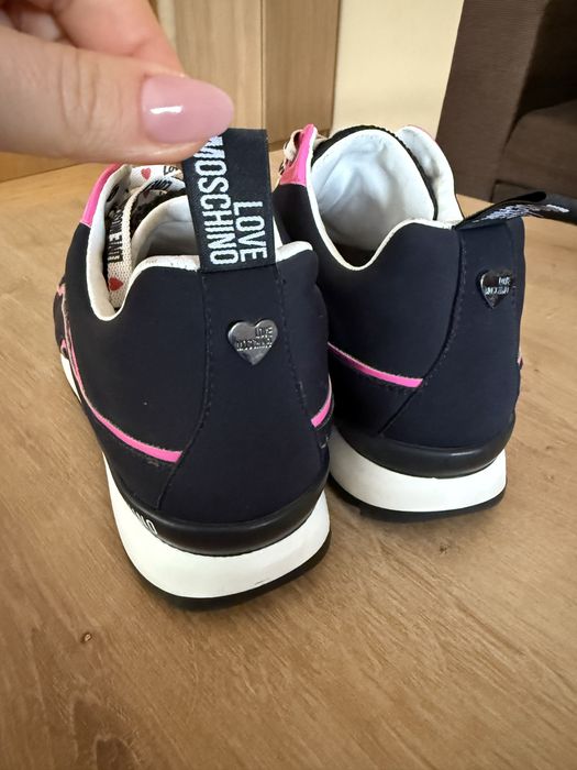 Love Moschino кецове