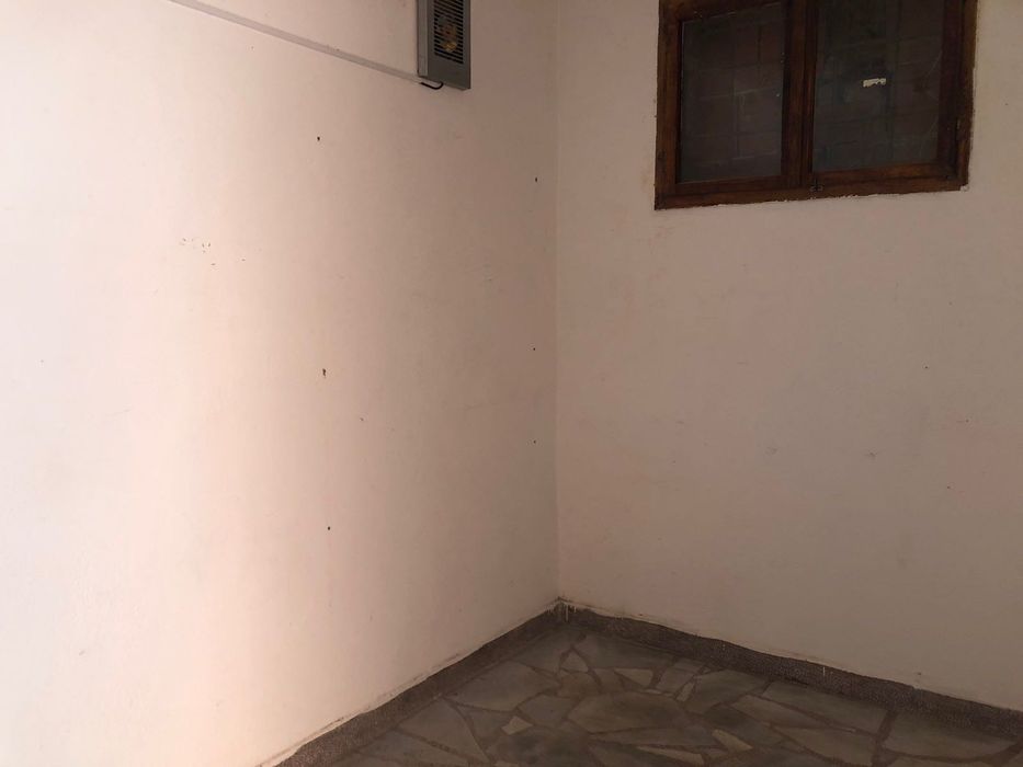 Дава се под наем Магазин в Кюстендил, Център - 37 кв.м за 300 € - Снимка #3
