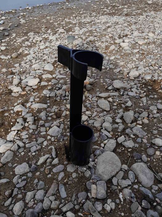 Рибарски стойки за сом щука и подходящи за риболов на река Дунав.