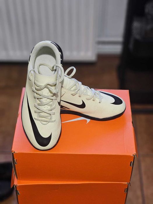 Ghete fotbal copii Nike Mercurial Vapor 15 Club TF Junior 37.5