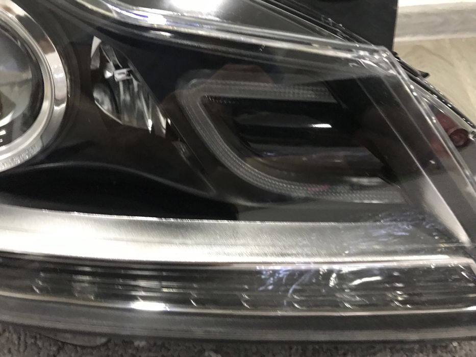 Мерседез Бенз 204 с передная фара