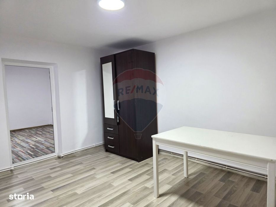 Casă / Vilă cu 6 camere de vânzare în zona Mihai Viteazu