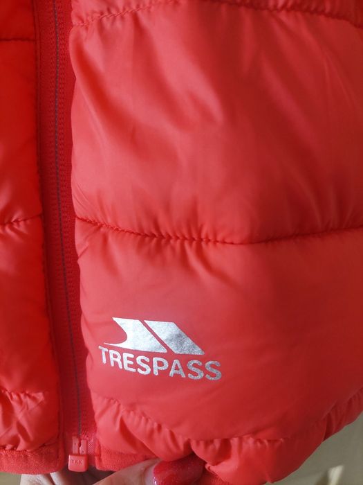 Чисто ново яке TRESPASS